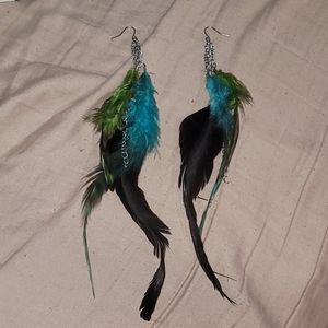 Silver feathered dangle earrings green/aqua